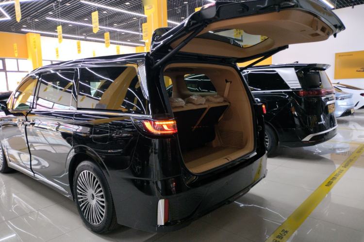 Used VOYAH Dream 2025 PHEV Four-Wheel Drive Excellence Kunpeng Edition