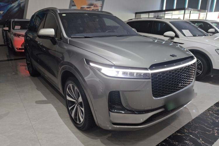 Used Li Auto ONE 2021 Extended-Range 6-Seater Version Front Right 45 Deg