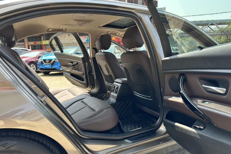 Used BMW 3 Series 2018 318Li Interior 12