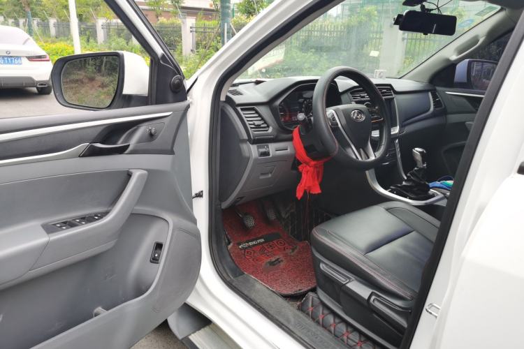 Used SAIC MAXUS T60 2017 2.8T Diesel Manual Two-Wheel Drive High-Ride Comfort Plus Long-Body Emission Standard V
