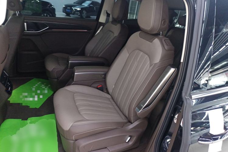 Used Volkswagen Viloran 2023 330TSI Luxury Edition Left Rear Seat