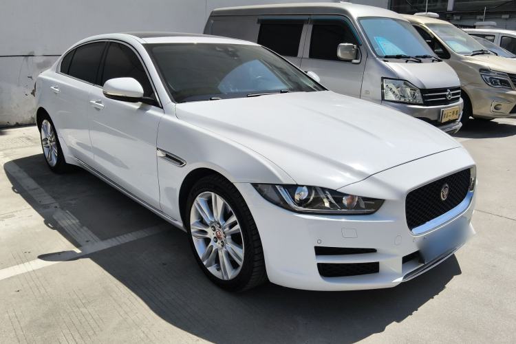 Used Jaguar XEL 2019 2.0T 250 PS Premium Edition Front Right 45 Deg