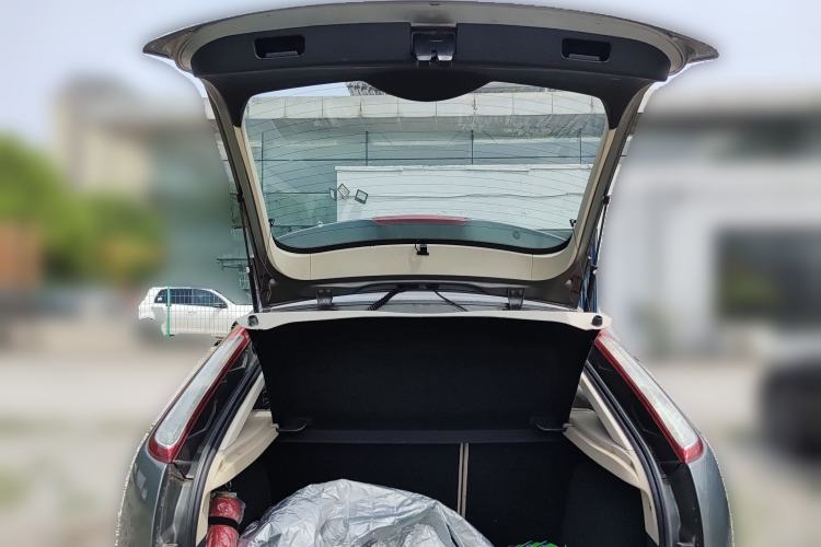 Used Ford Focus 2011 Hatchback 1.8L Automatic Fashion Edition
