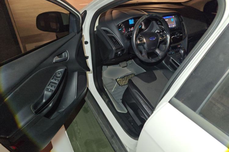 Used Ford Focus 2012 Hatchback 1.6L Automatic Fashion Edition