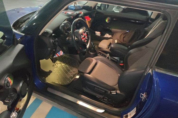 Used MINI 2019 1.5T COOPER Classic Edition Driver Seat