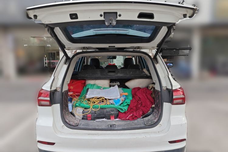 Used Roewe RX5 2018 20T Two-Wheel Drive Automatic Internet Smart Edition Trunk