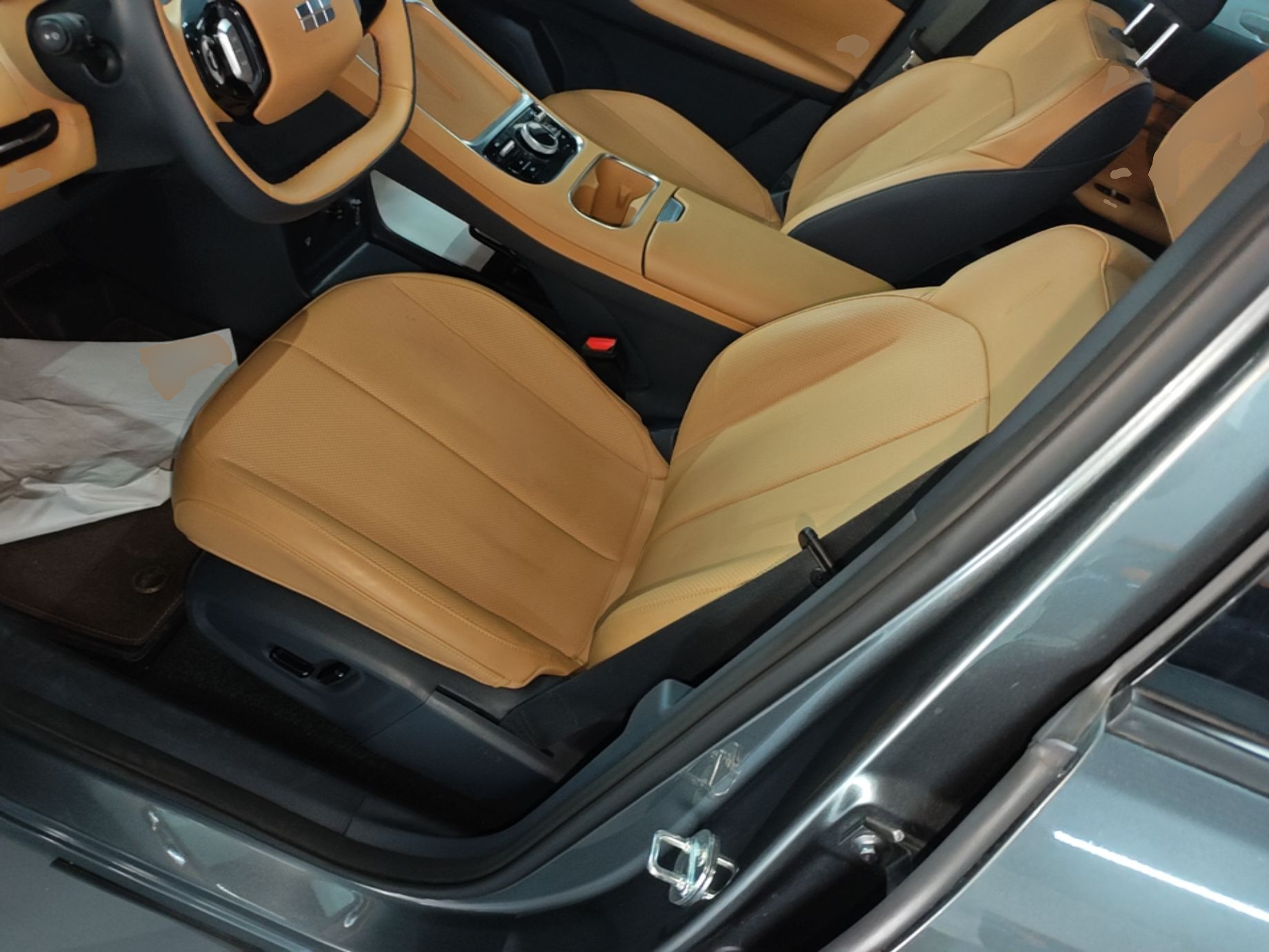 Geely Galaxy Xingjian 7 EM-i 2025 55 km Launch Edition — снимка 17