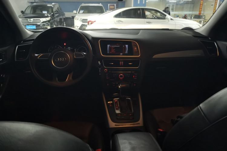 Used Audi Q5 2017 Plus 40 TFSI Ambition Model