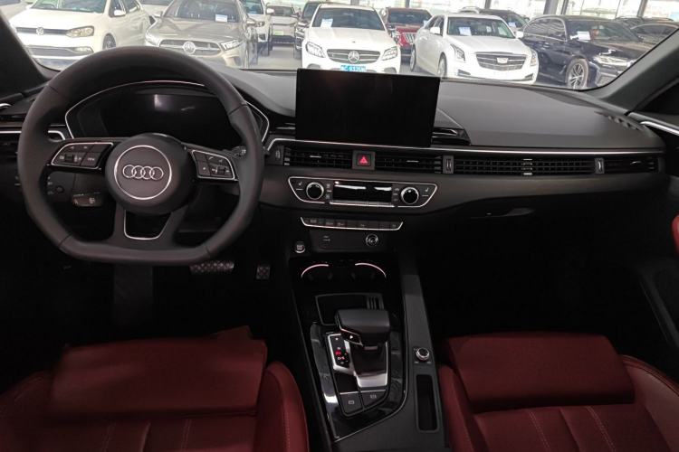 Used Audi A4L 2023 40 TFSI Luxury Dynamic Model Center Console