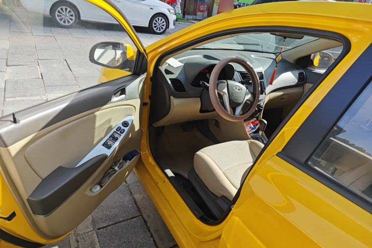 Used Hyundai Verna (older generation) 2010 Sedan 1.4L Automatic Comfort Model GS