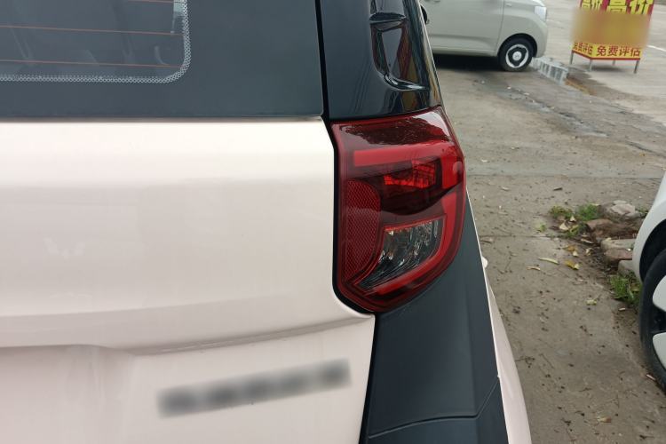 Used Chery QQ Little Ant 2022 Restyled Version Sweet Pink Edition Half-Sugar Version 28.8 kWh 30 kW 301 km Right Rear Taillight