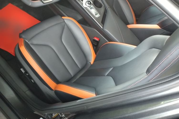 Used Changan UNI-V 2023 1.5T Smart Navigation Version
