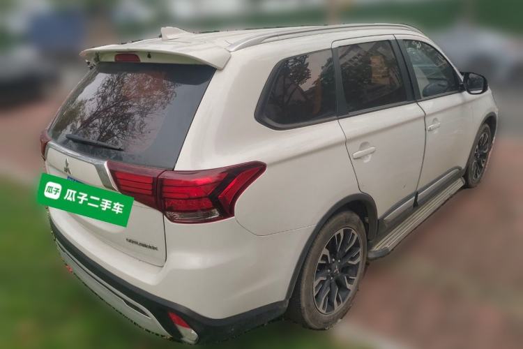 Used Mitsubishi Outlander 2019 2.0L Two-Wheel Drive Comfort Edition 5 Seats China V Standard