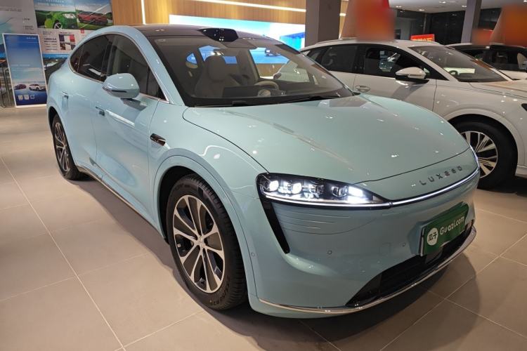 Used Hima Luxeed R7 2024 All-Electric 802 km Max Front Right 45 Deg