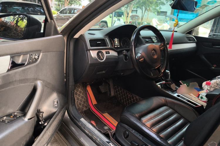 Used Volkswagen Passat 2015 1.8TSI DSG Prestige Edition Driver Seat