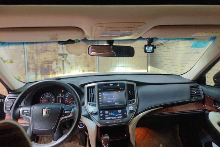 Used Toyota Crown 2015 2.5L Fashion Limited Edition

