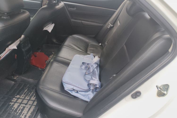 Used Toyota Corolla 2014 1.6L CVT GL Interior 4