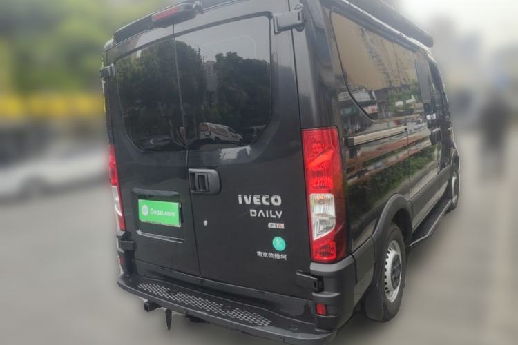 Used Iveco Eurocargo 2021 2.0T Manual Super-Rui Short Wheelbase Low-Roof Side-Hinged Door F1A