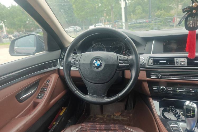 Used BMW 5 Series 2014 520i Elegant Edition
