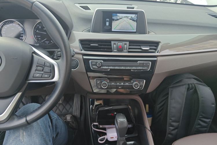 Used BMW X1 2019 sDrive18Li Premium Edition Center Console