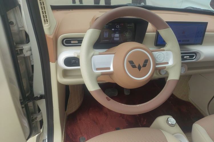 Used Wuling Hongguang MINIEV 2024 3rd Generation 215km Youth Edition
