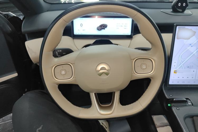 Used Nio ET5 2022 75 kWh Steering Wheel