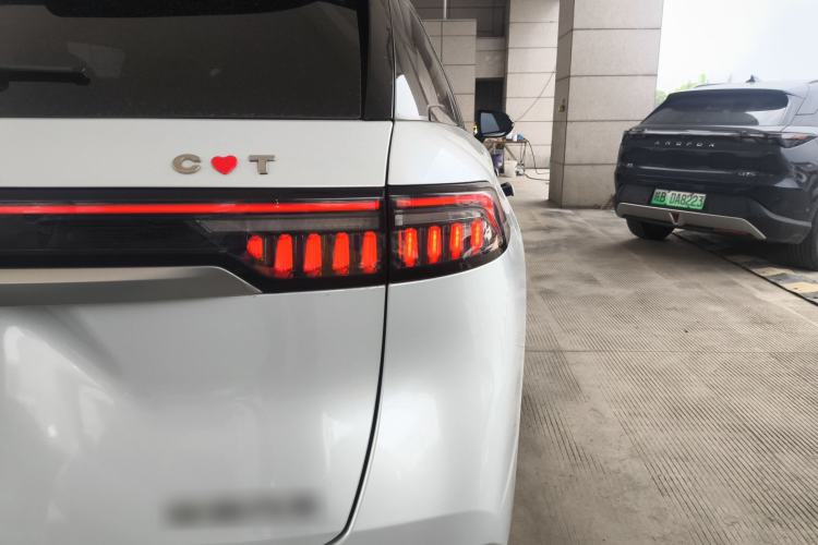 Used Chery Tiggo 9 2023 Facelift 2.0T Dual-Clutch Two-Wheel Drive Luxury Edition 5 Seats