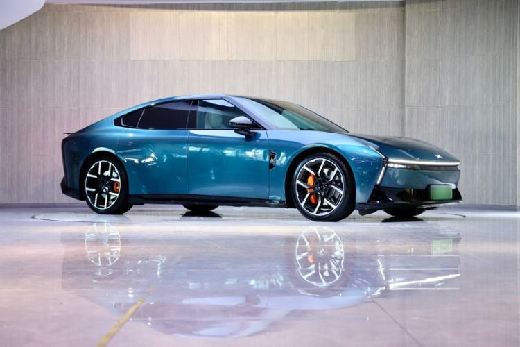 Used XPeng P7 2025 Model—750 All-Wheel-Drive High-Performance Ultra
