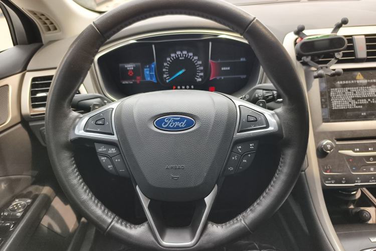 Used Ford Mondeo 2013 2.0L GTDi 200 Luxury Model Steering Wheel