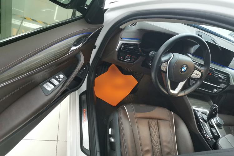 Used BMW 5 Series New Energy 2020 530Le Luxury Package Driver Seat