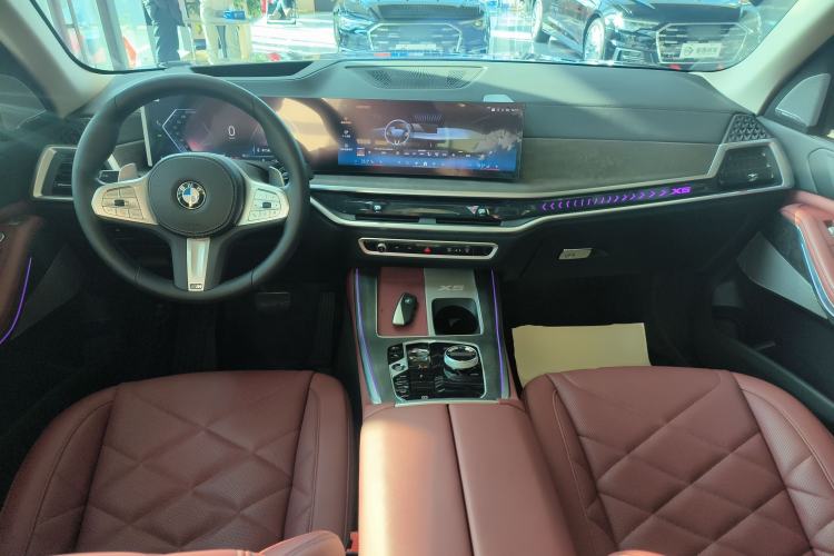 Used BMW X5 2023 xDrive 30Li Luxury M Sport Night Edition Package Interior 2