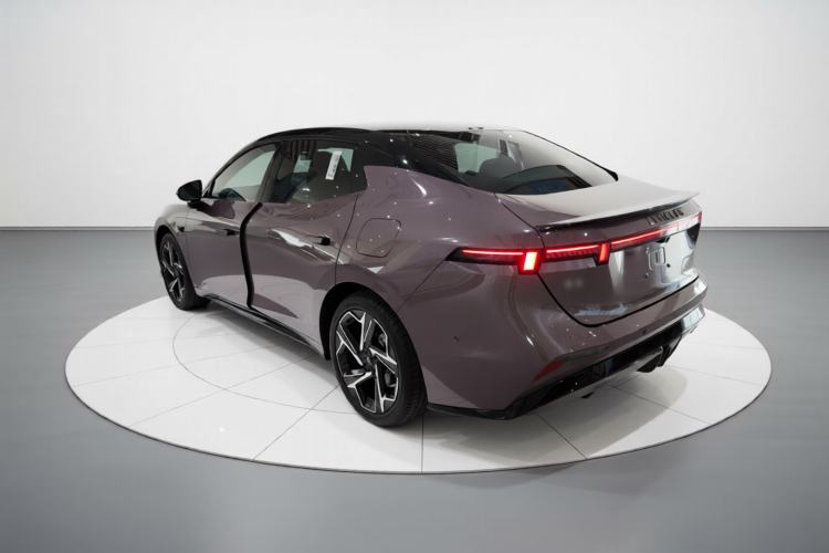 Used Lynk & Co 07 2026 Model 126 Long-Range Ultra H7 Exterior 2