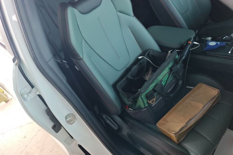 Used Geely Auto Emgrand X7 Sport 2024 1.5TD Smart Connect+ Right Front Seat