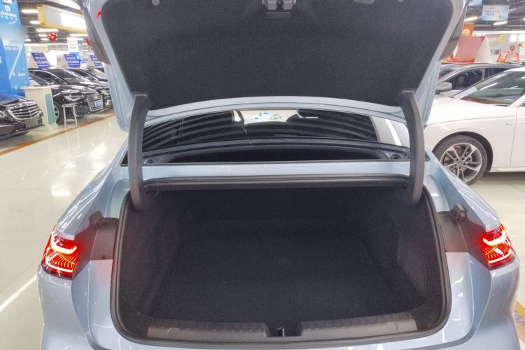 Used Geely Galaxy E8 2025 700 km Long-Range Intelligent Driving Version
