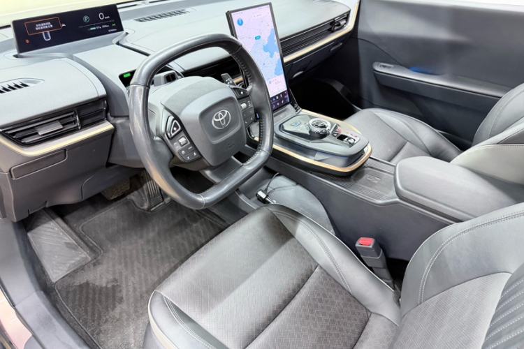 Used Toyota bZ3 2023 616 km Long-Range Premium Left Front Seat