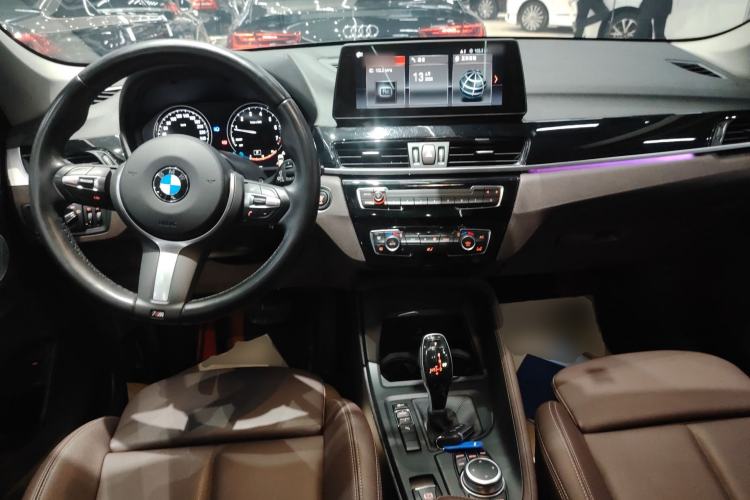 Used BMW X1 2022 sDrive25Li Leading Model Center Console