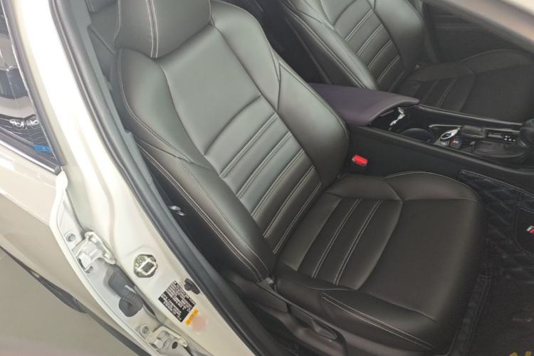 Used Toyota C-HR 2018 2.0L Leading with Sunroof China V Standard Right Front Seat