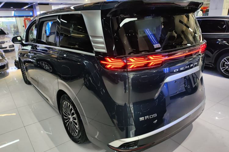 Used Denza D9 2022 DM-i 970 Four-Wheel Drive Prestige Model Rear Left 45 Deg