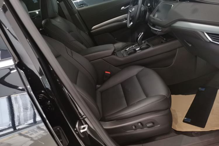 Used Cadillac XT4 2023 28T Two-Wheel-Drive Luxury Version
