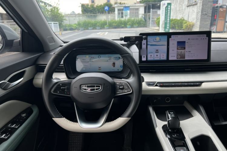 Used Geely Auto Emgrand L HiP 2022 1.5TD-DHT Pro 100KM Super Swift Steering Wheel