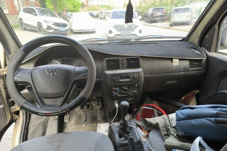 Used Wuling Rongguang 2021 1.5L Extended Basic Version L3C Center Console