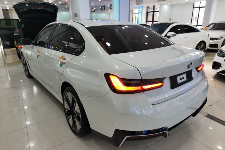 Used BMW i3 2024 eDrive 40 L Midnight Sports Package
