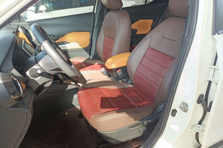 Used Nissan Kicks 2017 1.5L CVT Smart Drive Edition Left Front Seat