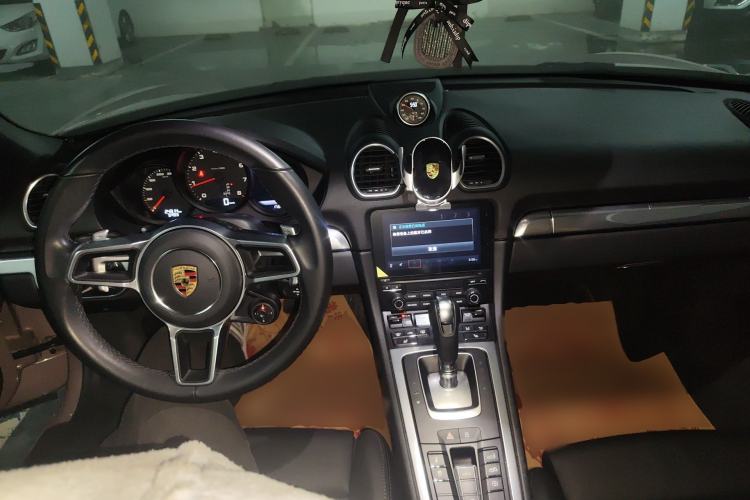 Used Porsche 718 2022 Boxster 2.0T Center Console