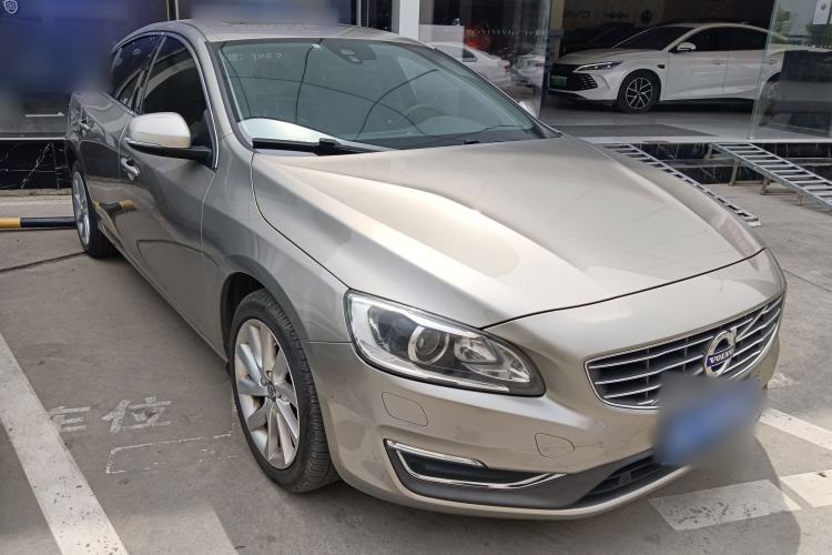 Used Volvo S60 2016 S60L T4 Zhiyuan Edition Front Right 45 Deg
