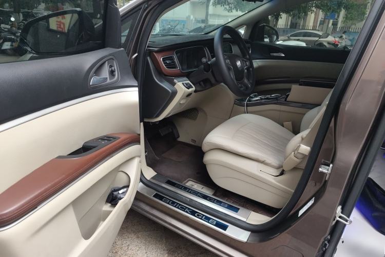 Used Buick GL8 2015 2.4L Luxury Business Premium Edition
