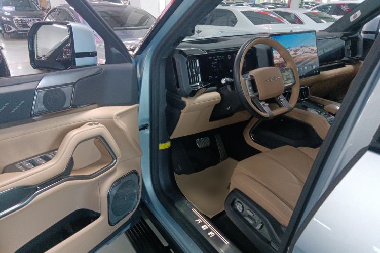 Used Formula Leopard 8 2025 Smart & Brave Flagship Edition 7 Seats Interior 3