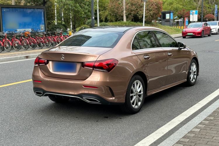 Used Mercedes-Benz A-Class 2020 Restyled A 200 L Sport Sedan Fashion Version Exterior 4