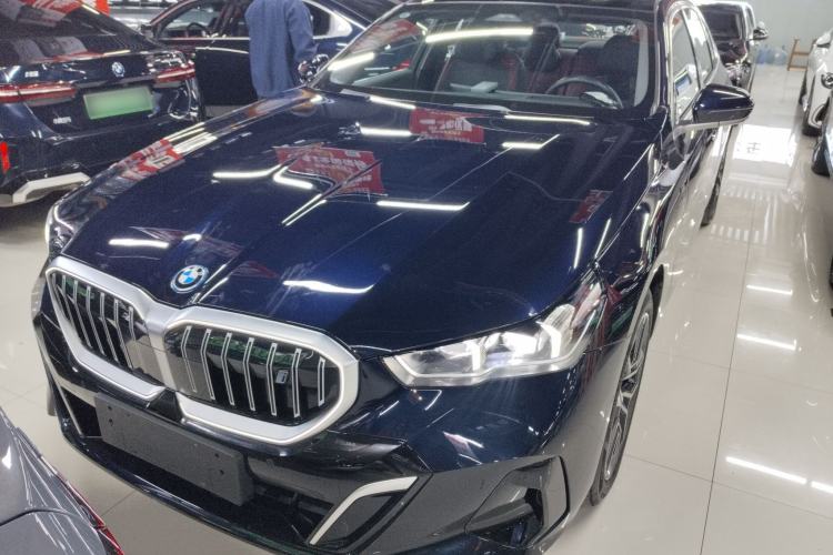 Used BMW i5 2025 eDrive 40L M Sport Package Front