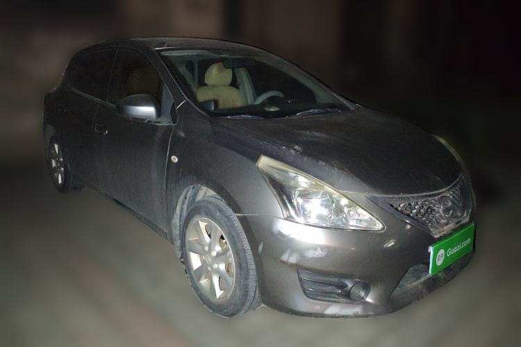 Used Nissan Tiida 2011 1.6L CVT Smart Version Front Right 45 Deg